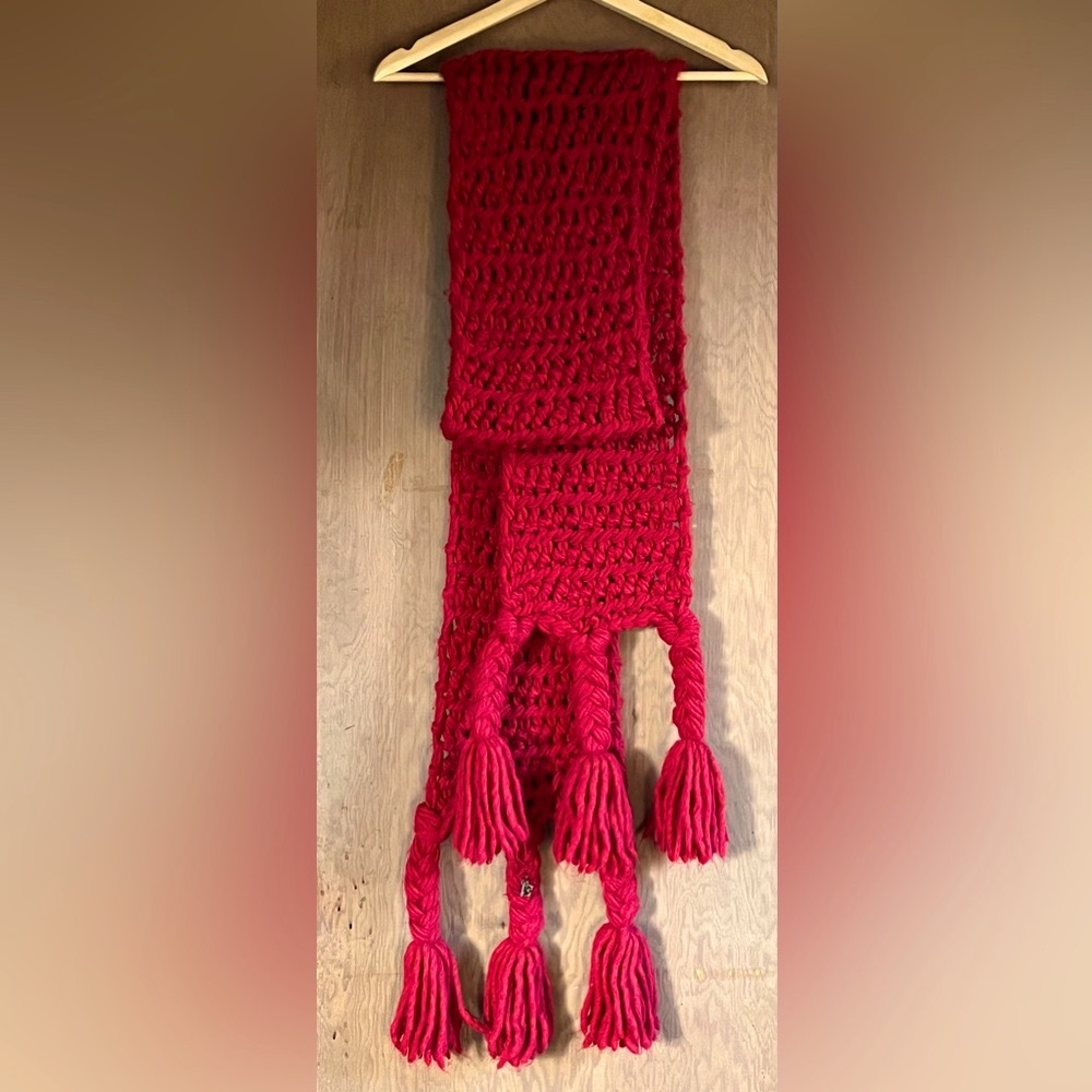 EMPORIO ARMANI red shawl.